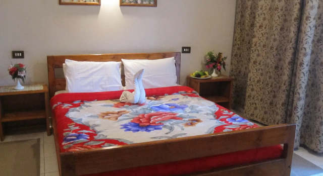Amon Hotel, Забронировать Отель Отели Аль-Луксора с парковкой, Парковка