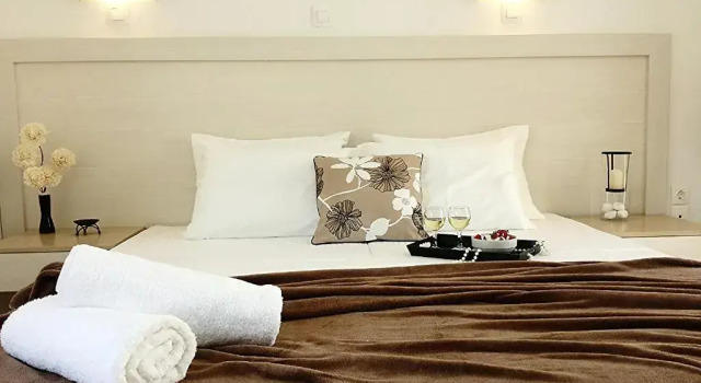 Студия Crown Apartments