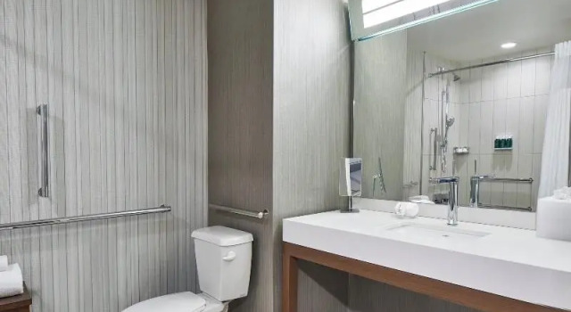 Номер Standard Courtyard Baltimore Downtown/McHenry Row