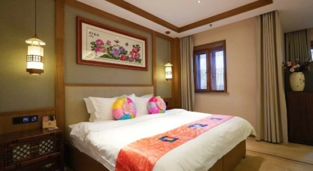 Люкс Ethnic Garden International Hotel