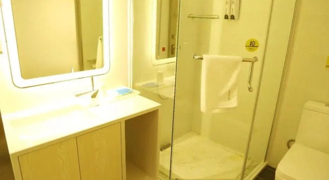 Номер Standard 7Days Inn Neijiang Longchang Xinhua Street Branch
