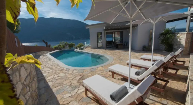 Mr Grey Luxury Villa, Забронировать Вилла Коттеджи Меганиси, Коттедж
