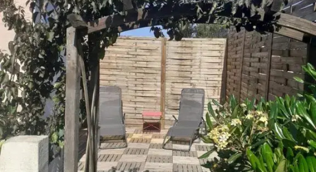 Maison à 200m de la mer, 10 mn de l'aéroport de Bastia avec sur place un Snack avec accès piscine gratuit pour la clientèle, Varaa Hotelli  