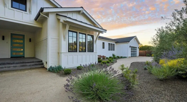Luxe, Pool, Spa, Fire Pit, Game Room, Piano Sonoma Pool Retreat by Avantstay