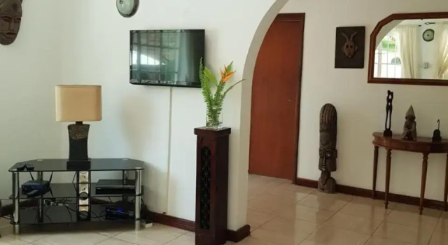 Mandinka Lodge, Book Hotel Hoteller i Kombo Saint Mary med parkering, Parkering
