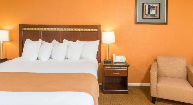 Двухместный номер Standard Days Inn Palm Springs