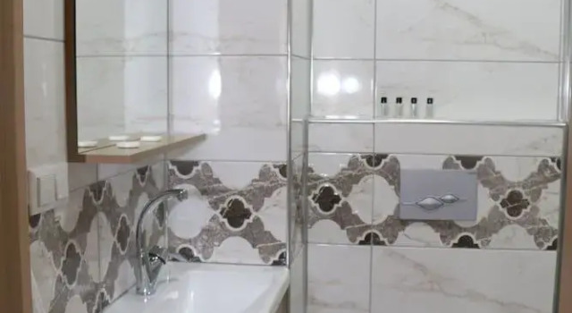 Celebi Home Suit Otel, Rezerwuj Hotel Hotele w East Anatolia Region z parkingiem, Parking