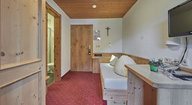 Одноместный номер Standard с балконом и с видом на горы Hotel Garni Schönblick