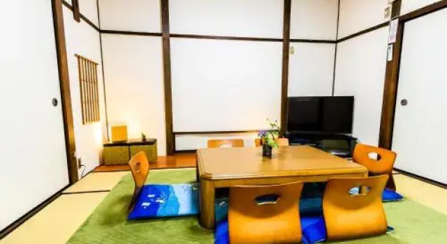 Hanatsuzuri Kyoto, Book Hotel Karahashi-rajōmonchō Kyoto