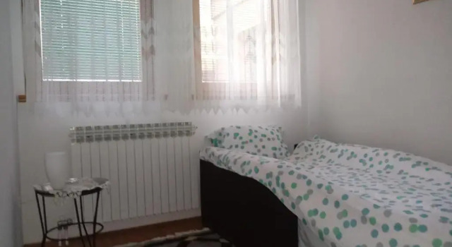 Apartments Stan, Забронировать Апартаменты/квартира Отели Сараево с парковкой, рядом с Улица Башчаршия, Парковка