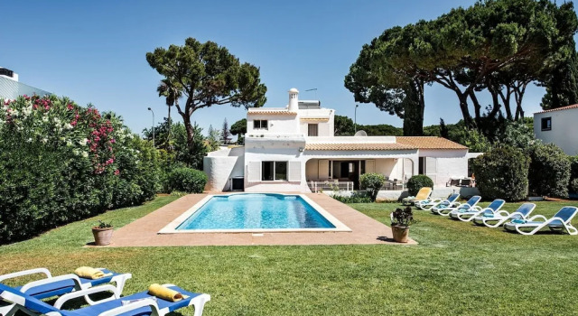 Villa Joya in Loule With 4 Bedrooms and 4 Bathrooms, Rezervovat Vila Hotely v Sotavento s parkováním, Parkování