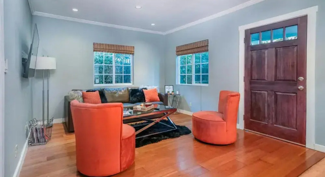 Апартаменты Stylish 2 Bed & 2 Bath at the Heart of Hollywood with Free Parking - One Car only