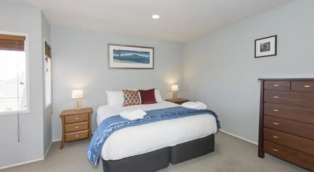 Large Mission Bay Apartment, Rezerwuj Apartament Hotele w Auckland Region z parkingiem, Parking