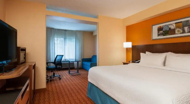Люкс Country Inn & Suites by Radisson, LSU - Medical Corridor
