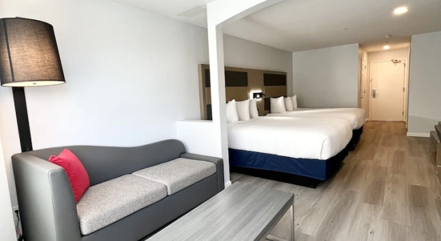 Четырёхместный номер Business Hotel Aluxor SFO, Shuttle Service