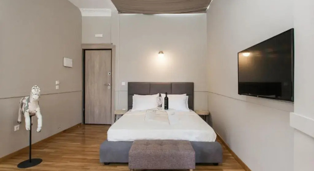 Step One | Luxury Suites right in the heart of Acropolis next to metro station, Забронировать Гостевой дом Неос-Космос Афины, рядом с Холм Филопаппос