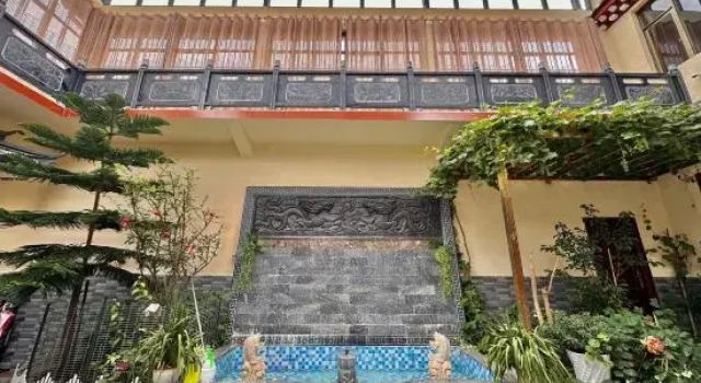 Shangri-La Gazhuo Linka Homestay, Забронировать Отель Шангри-Ла Юньнань