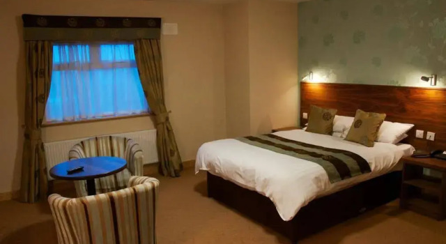 Durkin's Bar, Restaurant & Guesthouse, Rezervați Hotel Ballaghaderreen 
