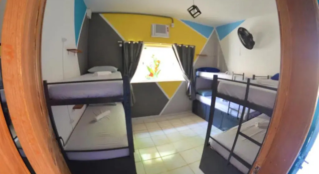 Кровать в общем номере La Casa Hostel