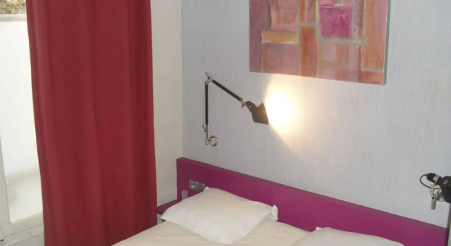 Hôtel Latino Reims Centre, Забронировать Отель Отели и гостиницы Реймса, рядом с Chapelle Foujita, Отель