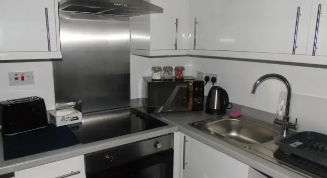 Апартаменты Captivating 1-bedroom Apartment in Bolton