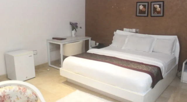 Camera Business Beautiful Gate Hotel