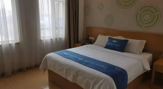 GreenTree Inn Jinan Licheng District Fenghuang Road East High-speed Railway Station