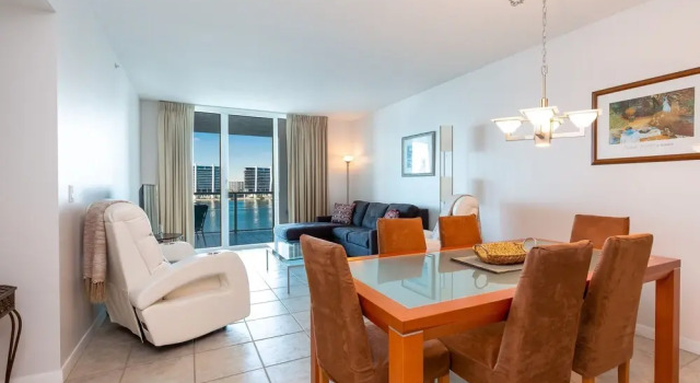 Le Marina Bay 806 by Go Florida Condo Sunny Isles, Varaa Hotelli Hotellit Miami Beach uima-altaalla, Uima-allas