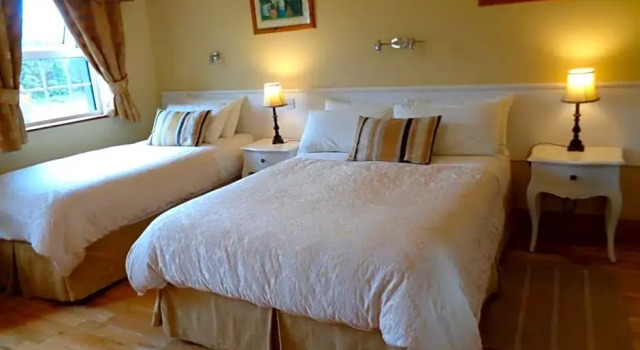 Redwood Country House & Apartments, Book Apartment Hotels in Kerry with Parking, Parking