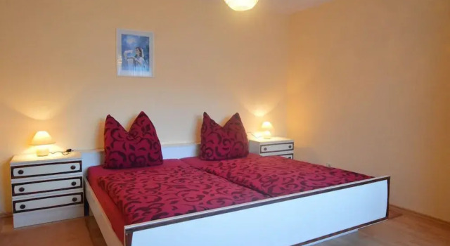 Nice House at 5 km. From Gerolstein, Забронировать Отель Герольштайн Vulkan Eifel, 3* 4*