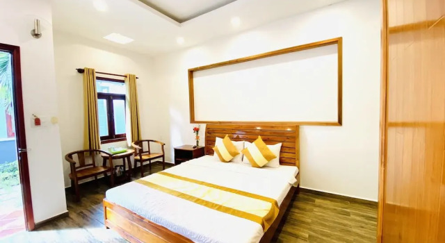 Двухместный номер Standard с балконом и с видом на сад Dong Xuan Hong Hotel