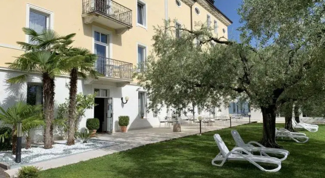 Aparthotel Englovacanze, Забронировать Апарт-отель Отели Рива-дель-Гарды 3 звезды, рядом с MAG Museo Alto Garda, 3*