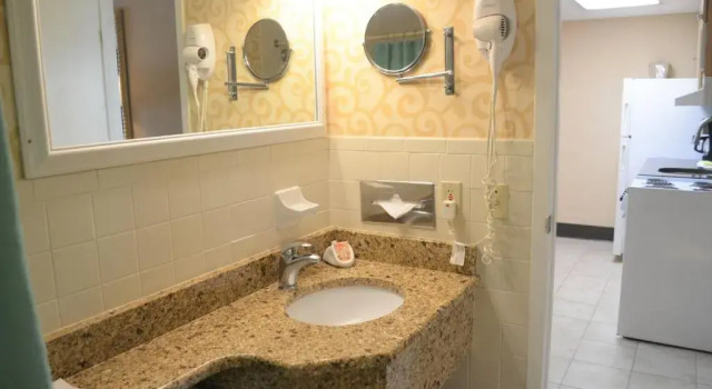 Четырёхместный номер Standard Sun Viking Lodge - Daytona Beach