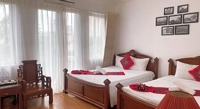 Четырёхместный номер Standard с балконом Phoenix Palace Hotel Hanoi