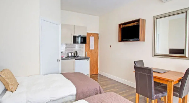 Elegant Apartment in London near Thames River