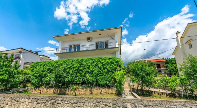 Amazing Apartment in Crikvenica With Wifi and 3 Bedrooms
