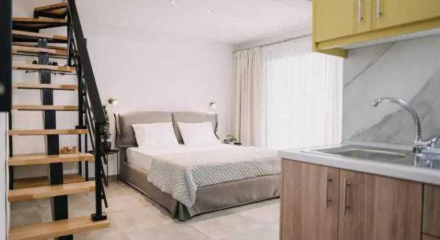 BLUE STONE Luxury Suites, Забронировать Отель Отели и гостиницы Лименария, Отель
