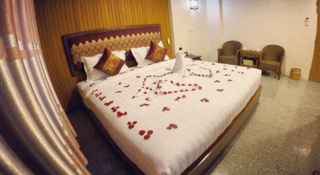 Hotel 82, Prenota Hotel Mandalay Myanmar, vicino a Jade Market
