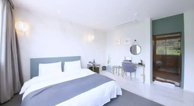 Двухместный семейный номер Standard Stay-inn Hotel