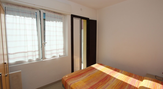 Flat a few Steps From the Beach
