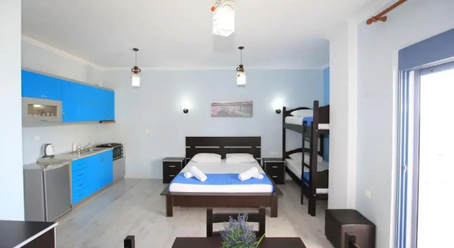Четырёхместный номер Standard с видом на море Keos Hotel