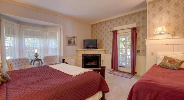 Mira Monte Inn & Suites