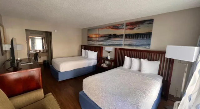 Четырёхместный номер Standard Econo Lodge Daytona Beach - Speedway