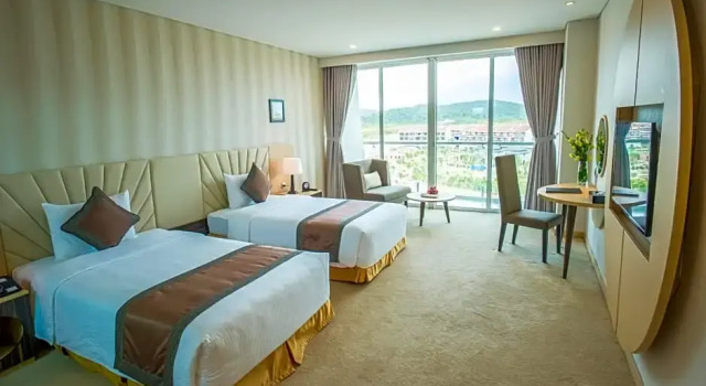 Номер Deluxe с балконом и с видом на горы Muong Thanh Luxury Phu Quoc Hotel