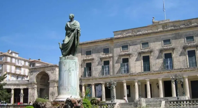 AAY- Best Corfu Town & Sea Apart 2bedroom Renovated + lift / Comfy&Design+WiFi