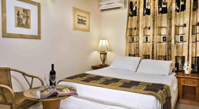 Melony Hotel