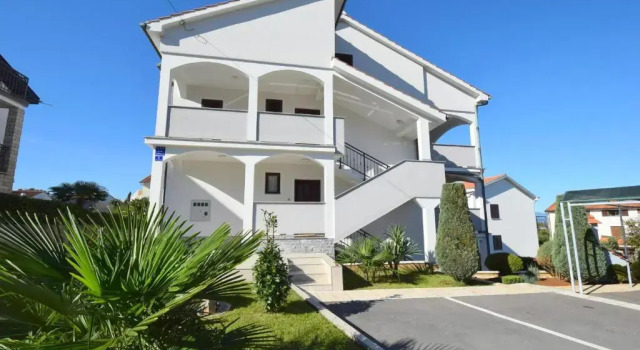 Apartment Zdenka, Prenota Appartamento Hotel a Isole Quarnerine con parcheggio, Parcheggio