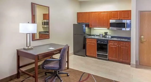 Шестиместный номер Standard Hawthorn Extended Stay by Wyndham Bloomington