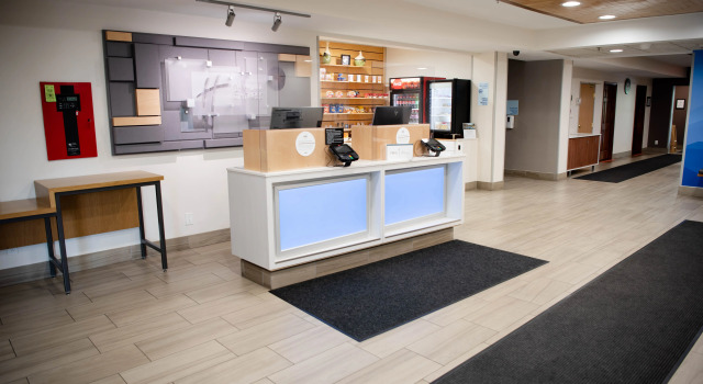 Holiday Inn Express Winfield by IHG, Buchen Sie Hotel Hurricane 