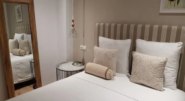 Tuanfitrion Suite Superior Gran Vía, Забронировать Отель Отели Гранады с парковкой, рядом с Парк Фредерико Гарсия Лорки, Парковка